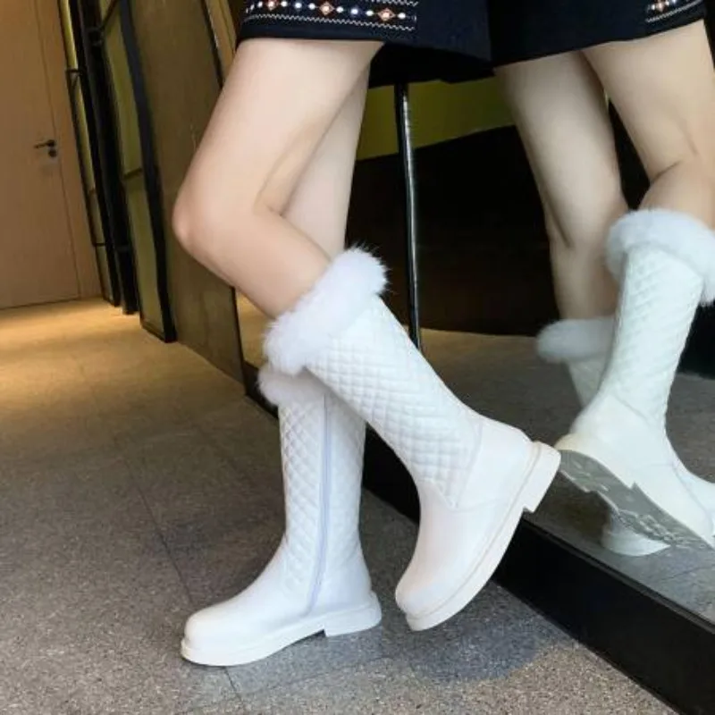 Botas de nieve blancas para mujer, zapatos planos hasta la rodilla, plataforma femenina, zapatos largos de felpa de piel, impermeables, invierno, 2026