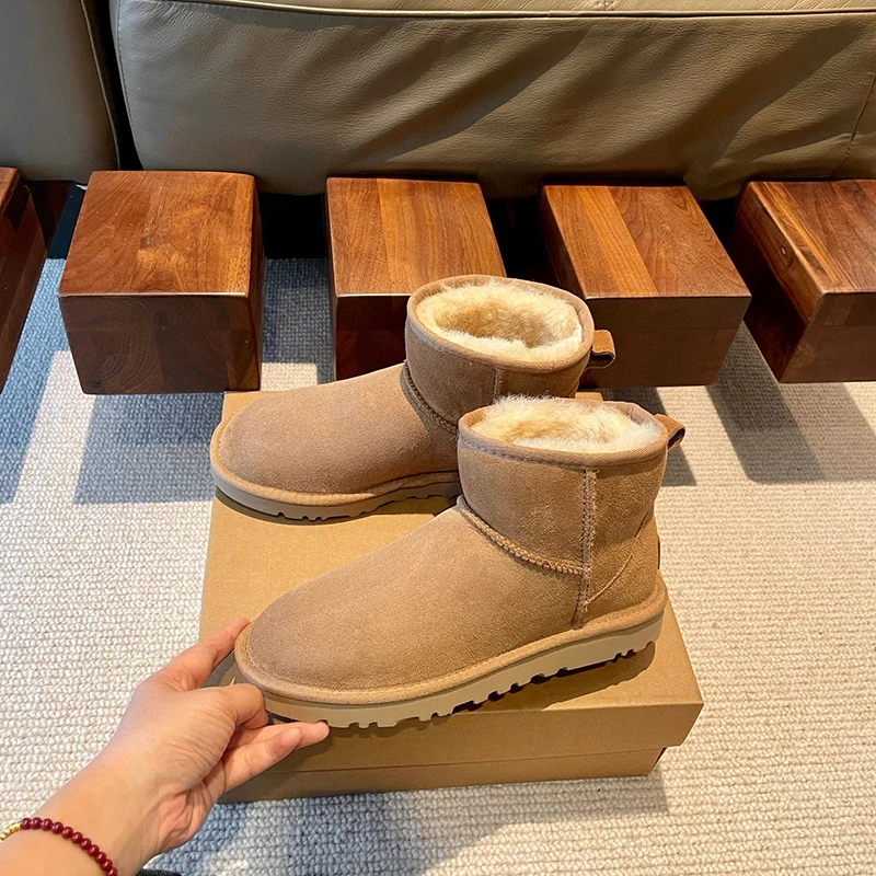 

Classic Ultra Mini 2025 Winter New Fashionable Versatile Leather Fur Integrated Flat Bottom Wool Warm Snow Boots for Women