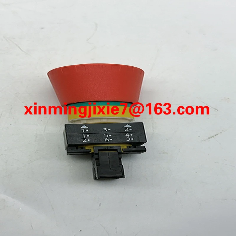 New original in stock 3SB66K10 3SB66D3G10 3SB62D3W 3SB62D3G  3SB66X3K 3SB66X3ZK  3SB2404-0D  emergency stop push button