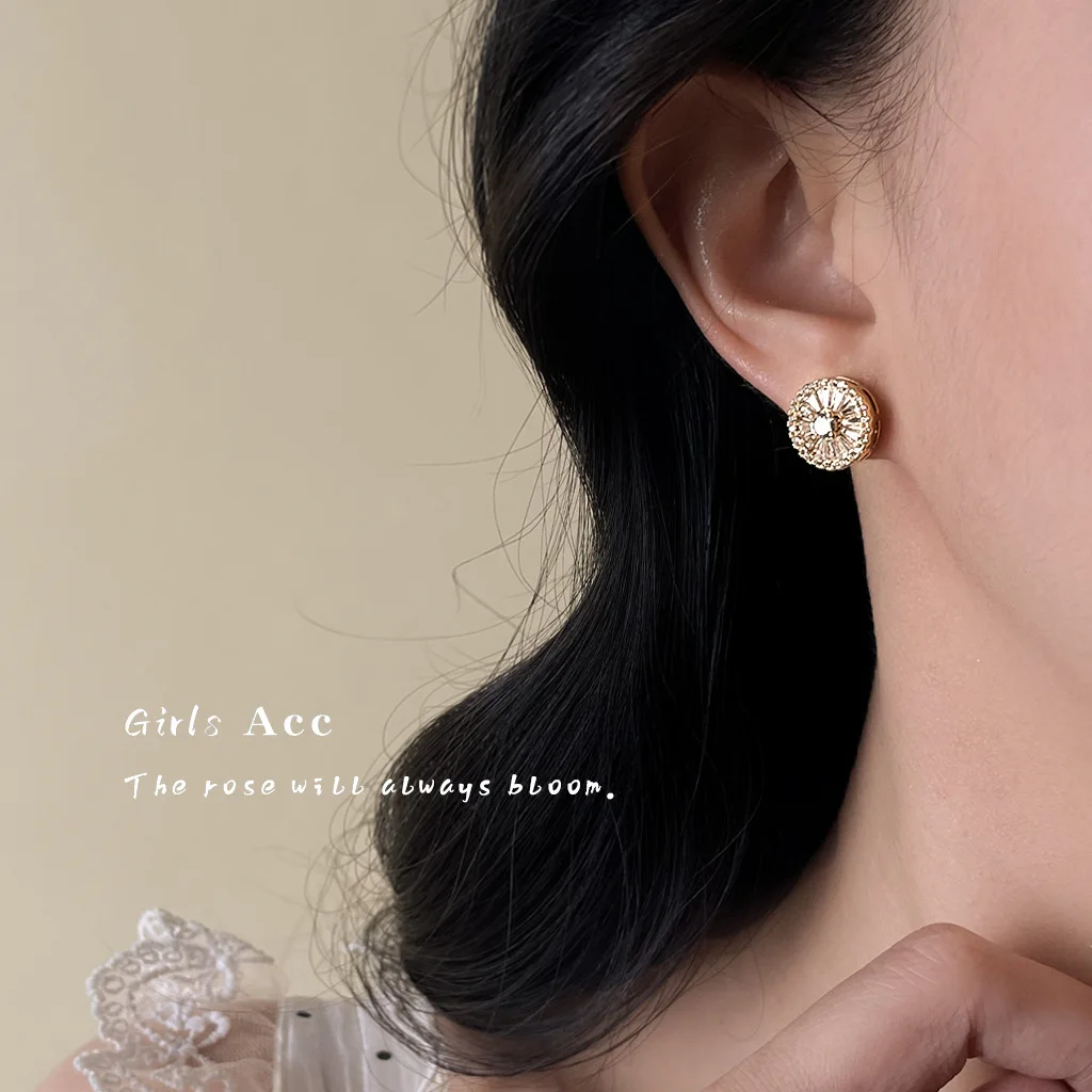 Modern Micro-Set Zircon Round Earrings Women Trendy Commute Jewelry Unique 3D Geometry Design Luxury Minimalist Ear Accessories