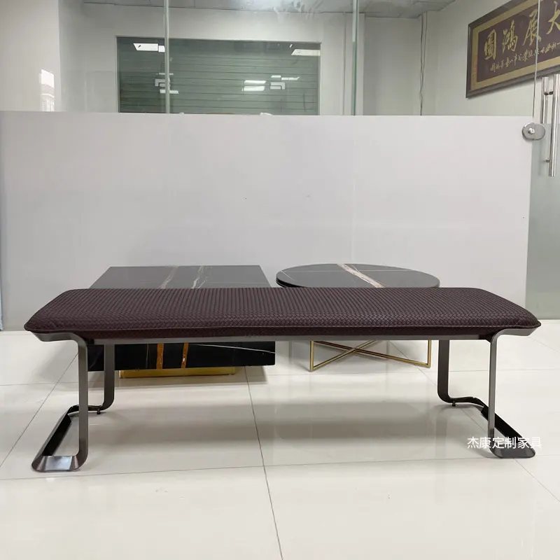 Bankbett aus Edelstahl