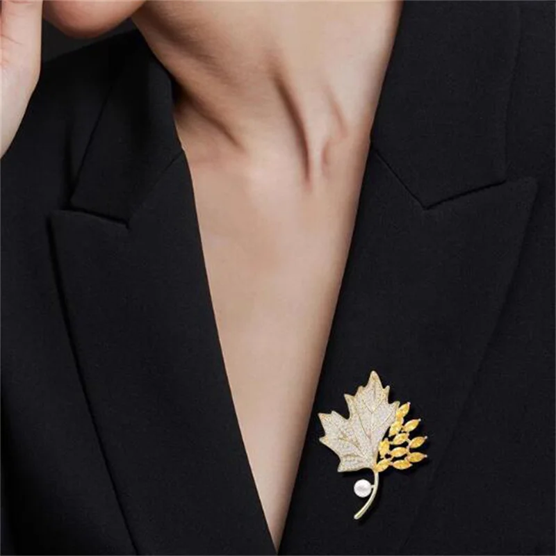 Vintage Yellow Crystal Maple Leaf Brooches Pins For Women Exquisite Rhinestone Plant Pearl Badge Fashion Jewelry Accessories image 5