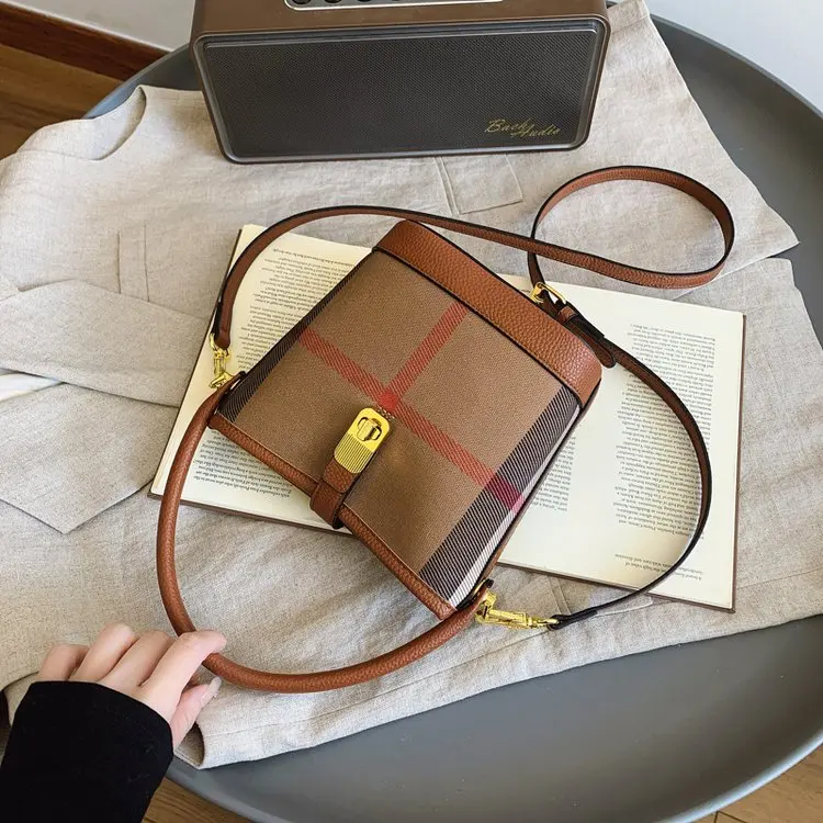 

Модная рабочая сумка A/W 2025 года для профессионалов, просторная сумка для ноутбука, многофункциональная сумка через плечо, легкая пригородная сумка