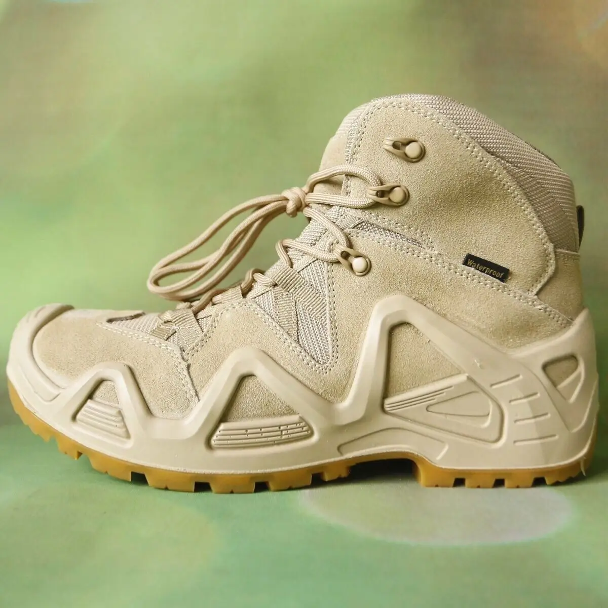 Mens Big Size Wearable Hiking Shoes Winter New Anti-slip Sneakers High Quality High-top Outdoor Hiking Shoes