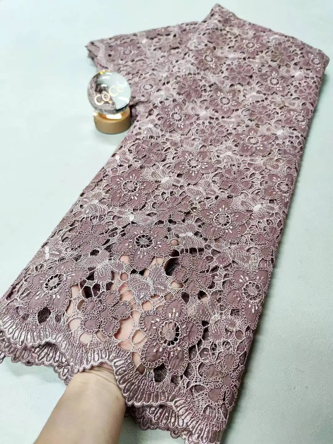 

2025 High-Quality Africa Nigerian Sequins Cotton Embroidery Lace Fabric Tulle for Wedding Party Dress Chiffon XL093 5Yards