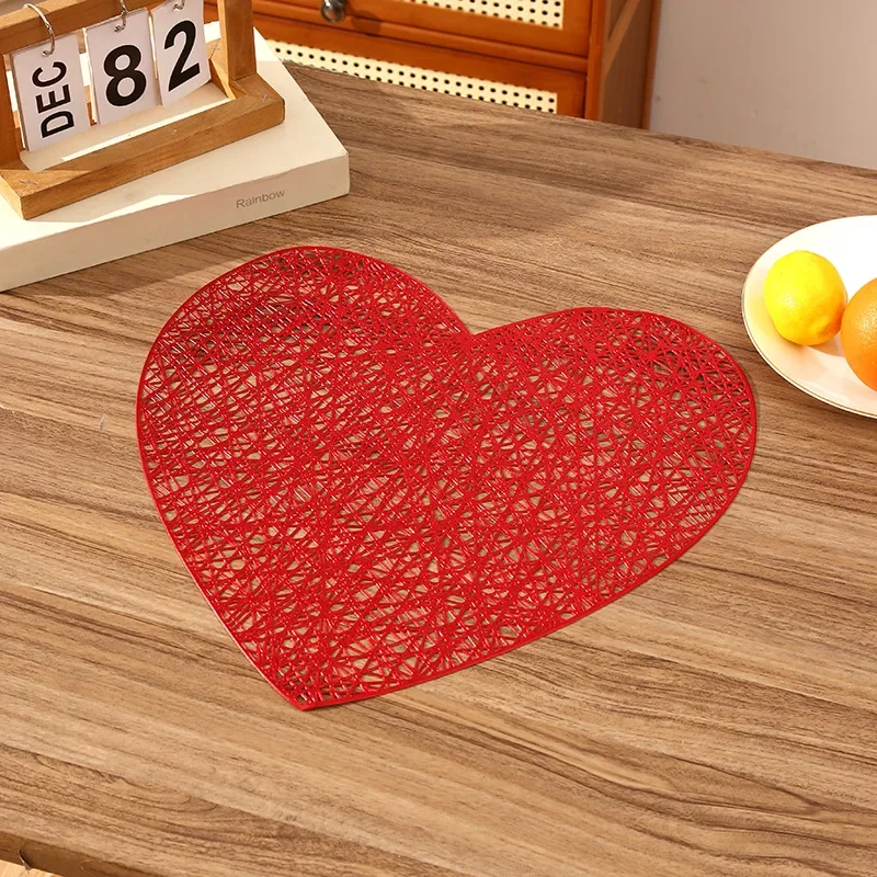 

3Pcs/Set Heart Shaped Centerpiece Mat Hollow Reusable Placemat Hot Gold Placemat Fashion Coaster Heat Resistant Heart Placemat