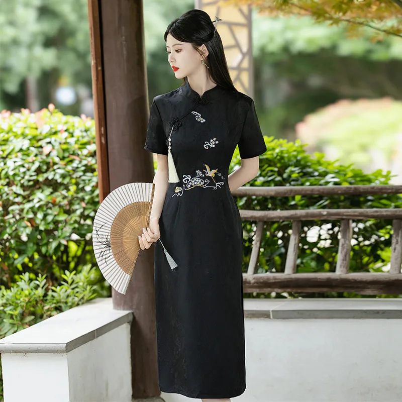 

Black Apricot Modern Cheongsam with Slim Waist Design Qipao- Plus Size Chinese Wedding