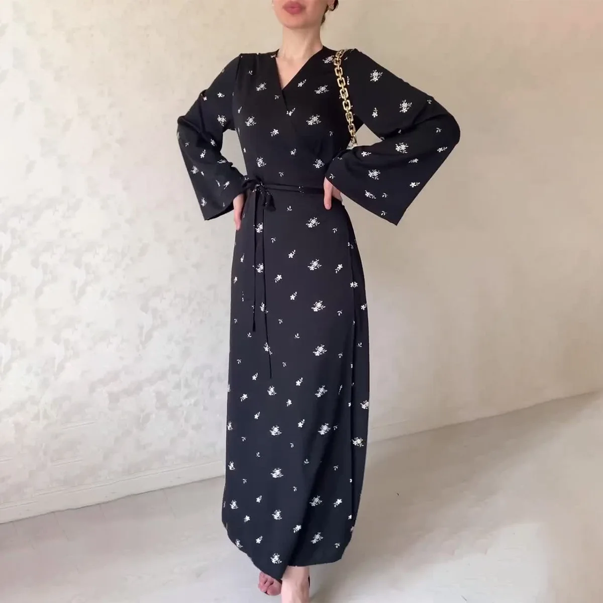 Woman Clothing 2024 Spring New V-neck Style Bubble Sleeves,  Waist Collection, Fragmented Flowers, Gentle Style Dress For Women