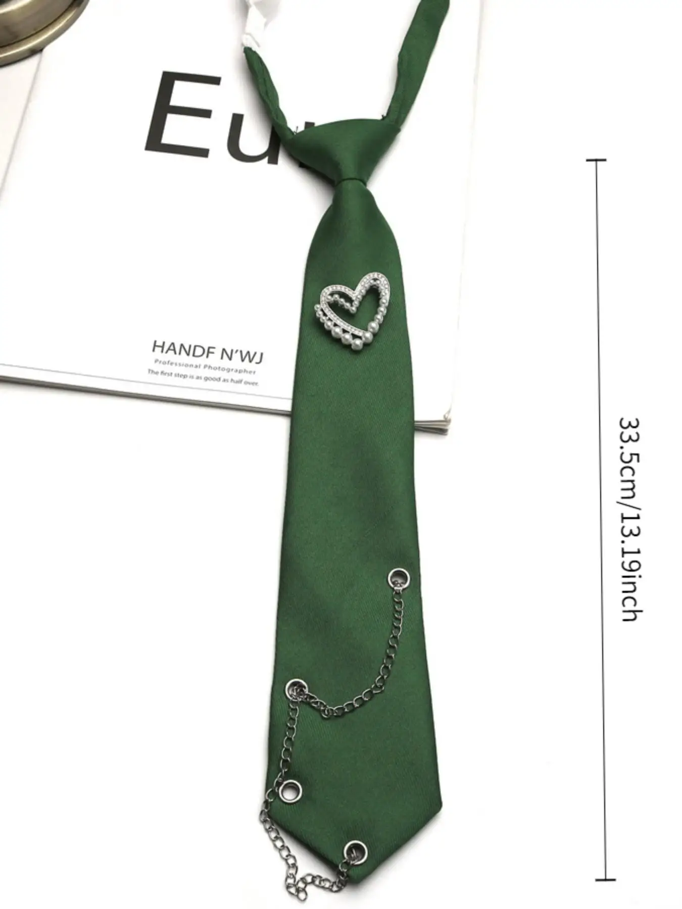 Girl's Pre-Tied Tie with Heart Logo, Adjustable Buckle Necktie for Graduation, Business Wedding Party Daily Wear