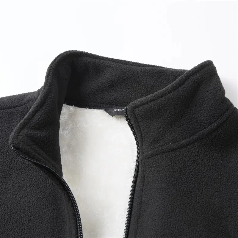 

Мужская утепленная флисовая куртка с воротником-стойкой, кардиганом и флисовой курткой. Добавить флис на осень и зиму.