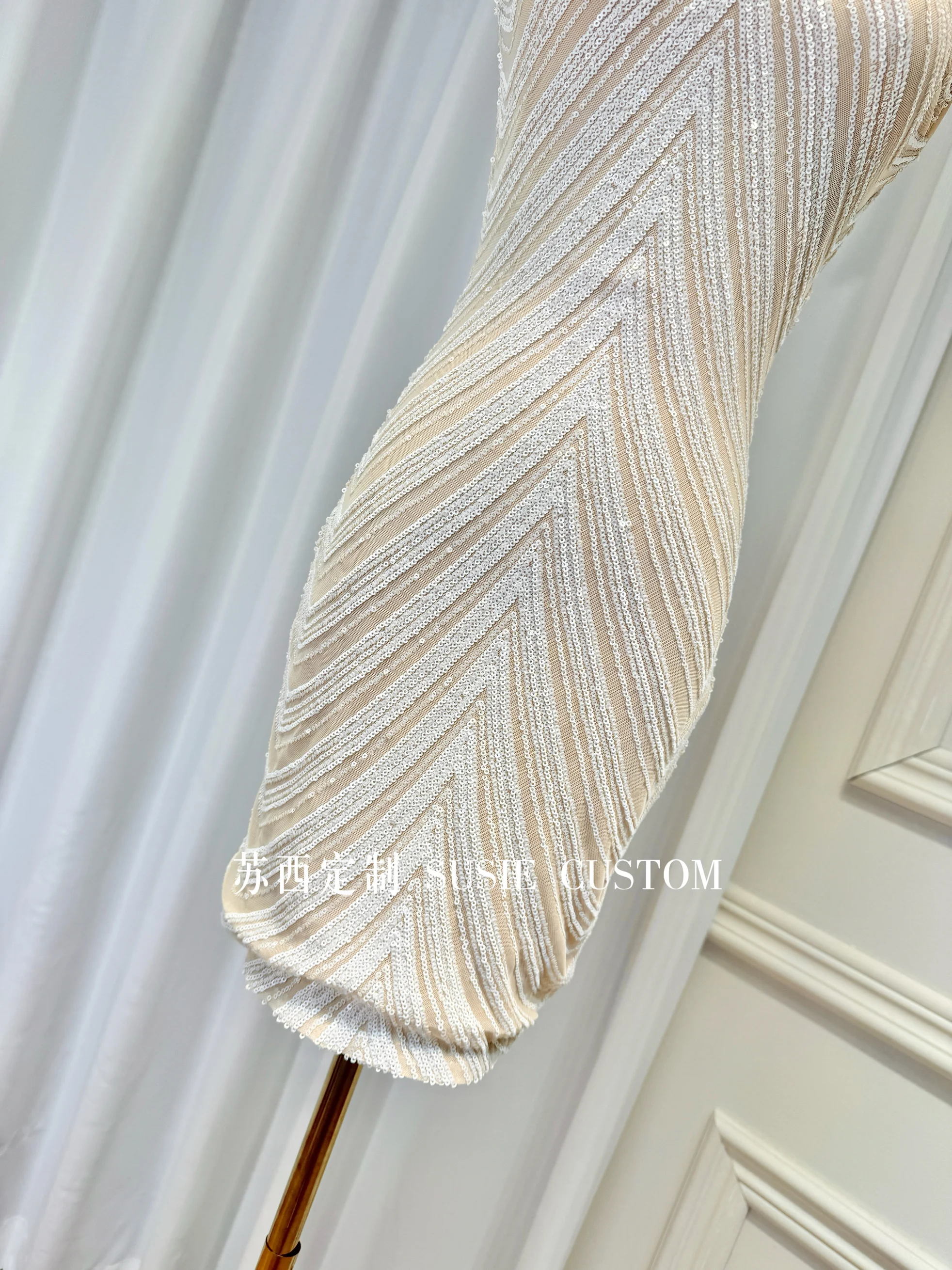 Elegant High-end Heavy Industry Sequined Birthday Party Dress Round Neck Sleeveless High Waist Sexy Bodycon Short Dress Women