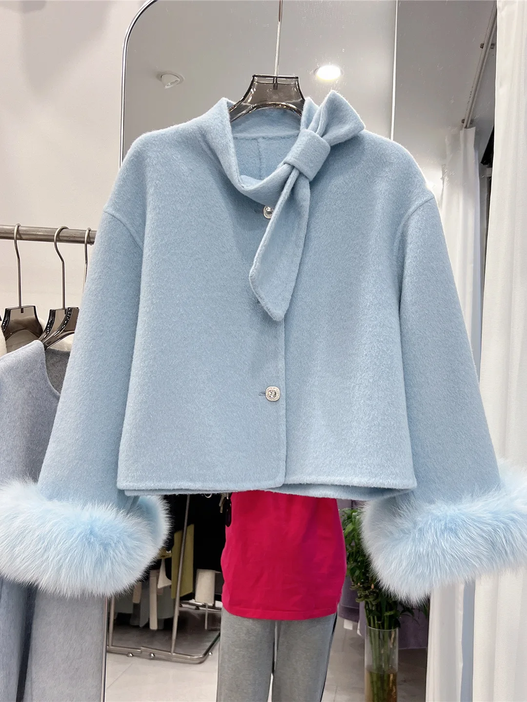 

Women's Autumn Winter Elegant Bow Collar Long Sleeve Wool Short Jacket Lady Solid Color Fox Fur Cuffs Loose Wool Outwear Top