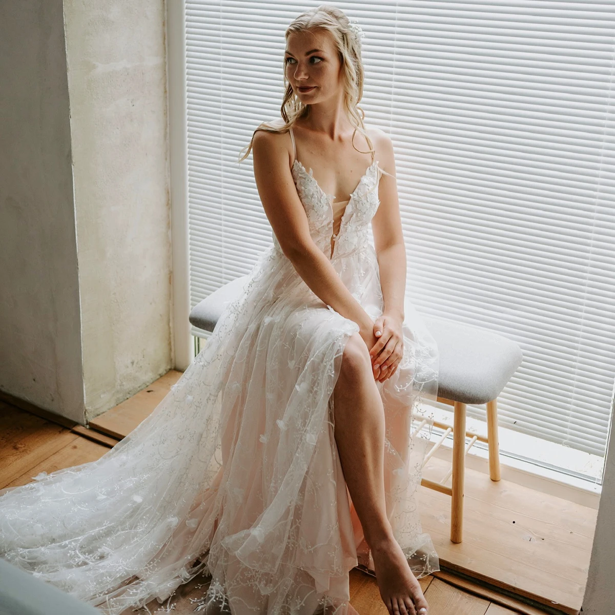 Spaghetti Straps Backless 3D Lace Embroidery Bridal Gowns Customized Front High Slit A Line Boho Rustic V Neck Wedding Dress
