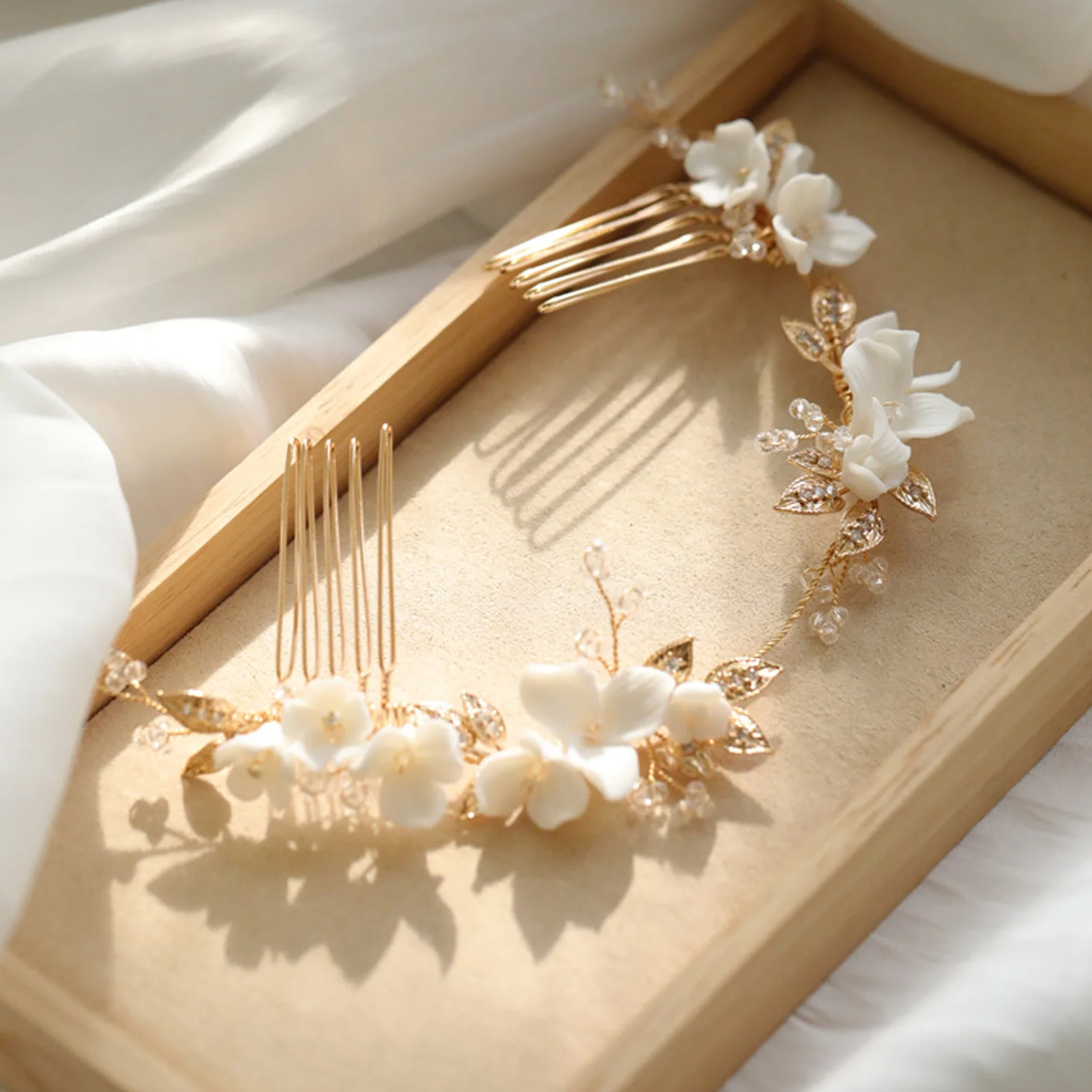 

Свадебные украшения: винтажная золотистая повязка для волос с фарфоровыми цветами, гребень для невесты, свадебные аксессуары