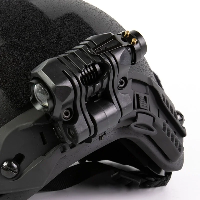 Casco illuminazione speciale supporto per torcia tattica adattatore per morsetto per casco a sgancio rapido supporto per faro da ciclismo per sport