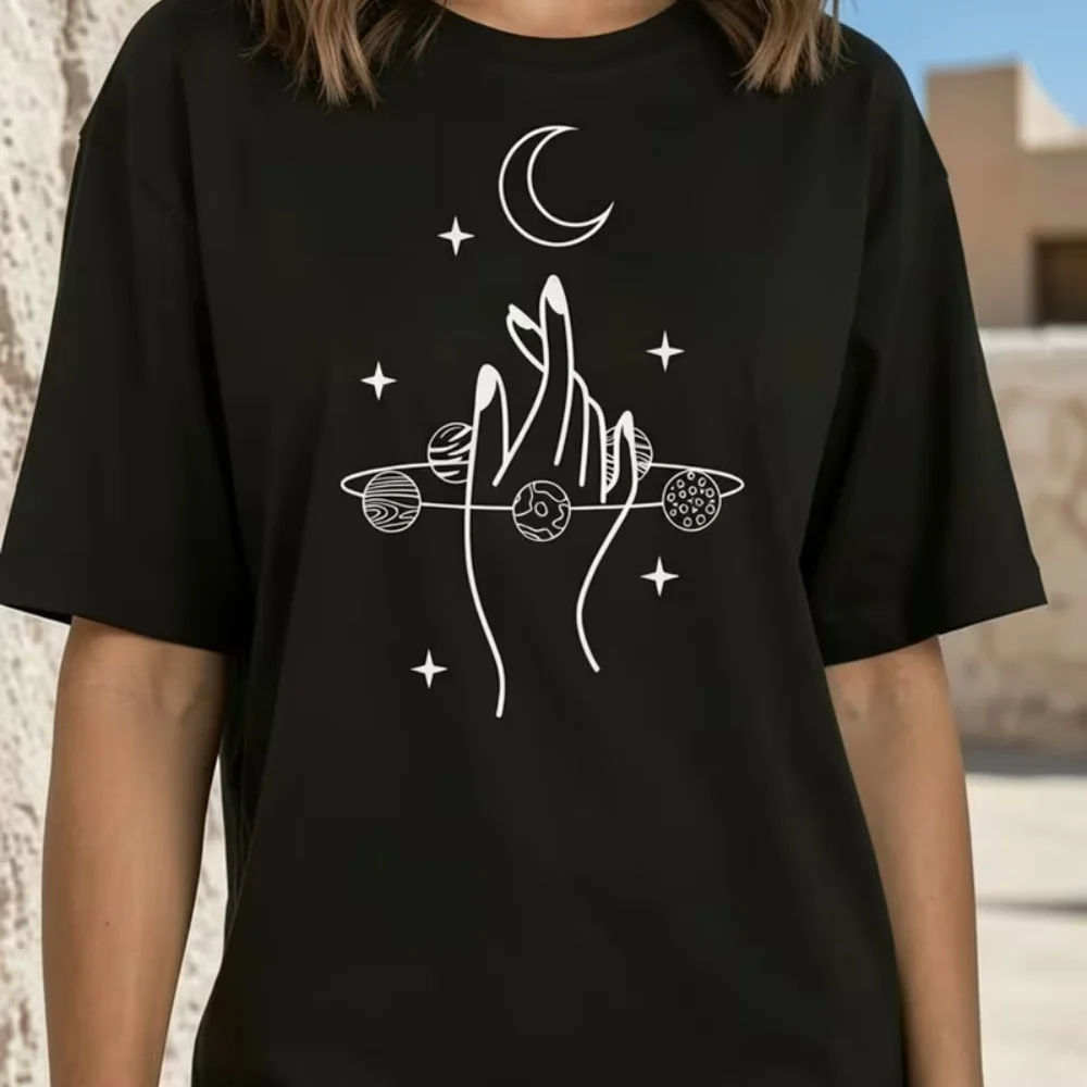 Plus-size women's summer round neck short-sleeved T-shirt, simple lines, artistic print with stars, moon, and planets, loose-fitting trendy casual top.