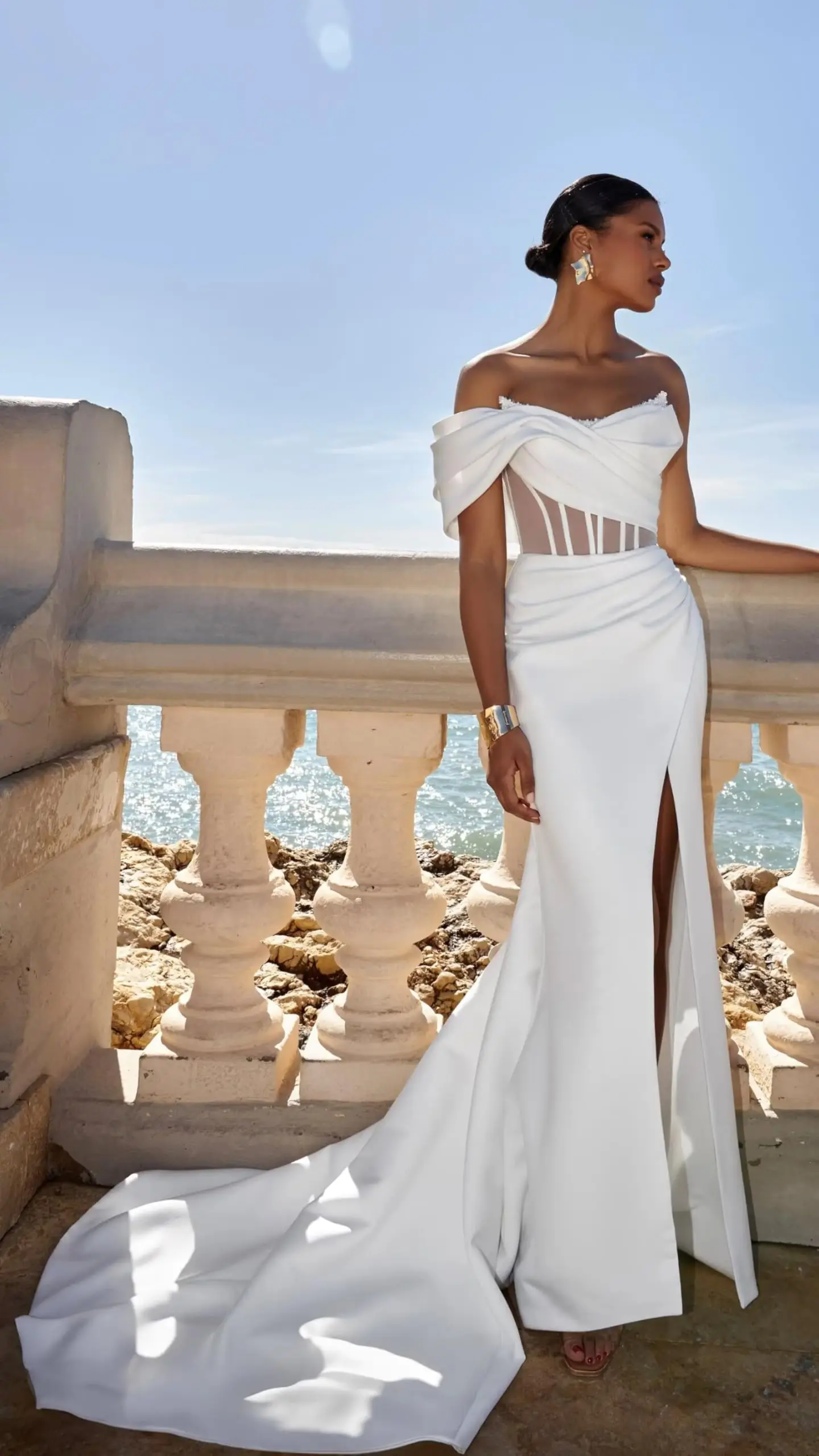 

Strapless Mermaid Wedding Dresses for Women Cutout V Neck Formal Dress Satin Evening Gowns with Slit Train Long