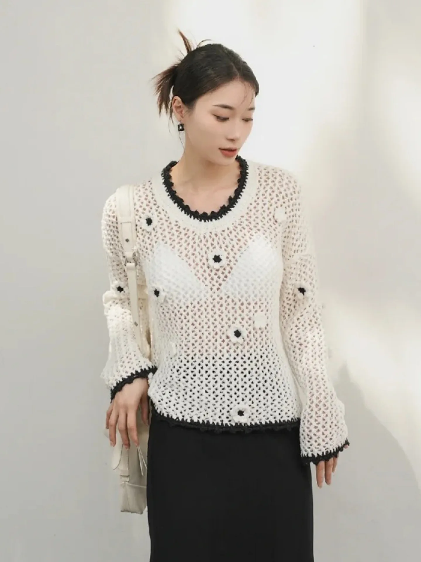 Autumn New Cotton Yarn Hollow Three-dimensional Gouhua Contrast Color Collar Knitted Long-sleeved Blouse for Women