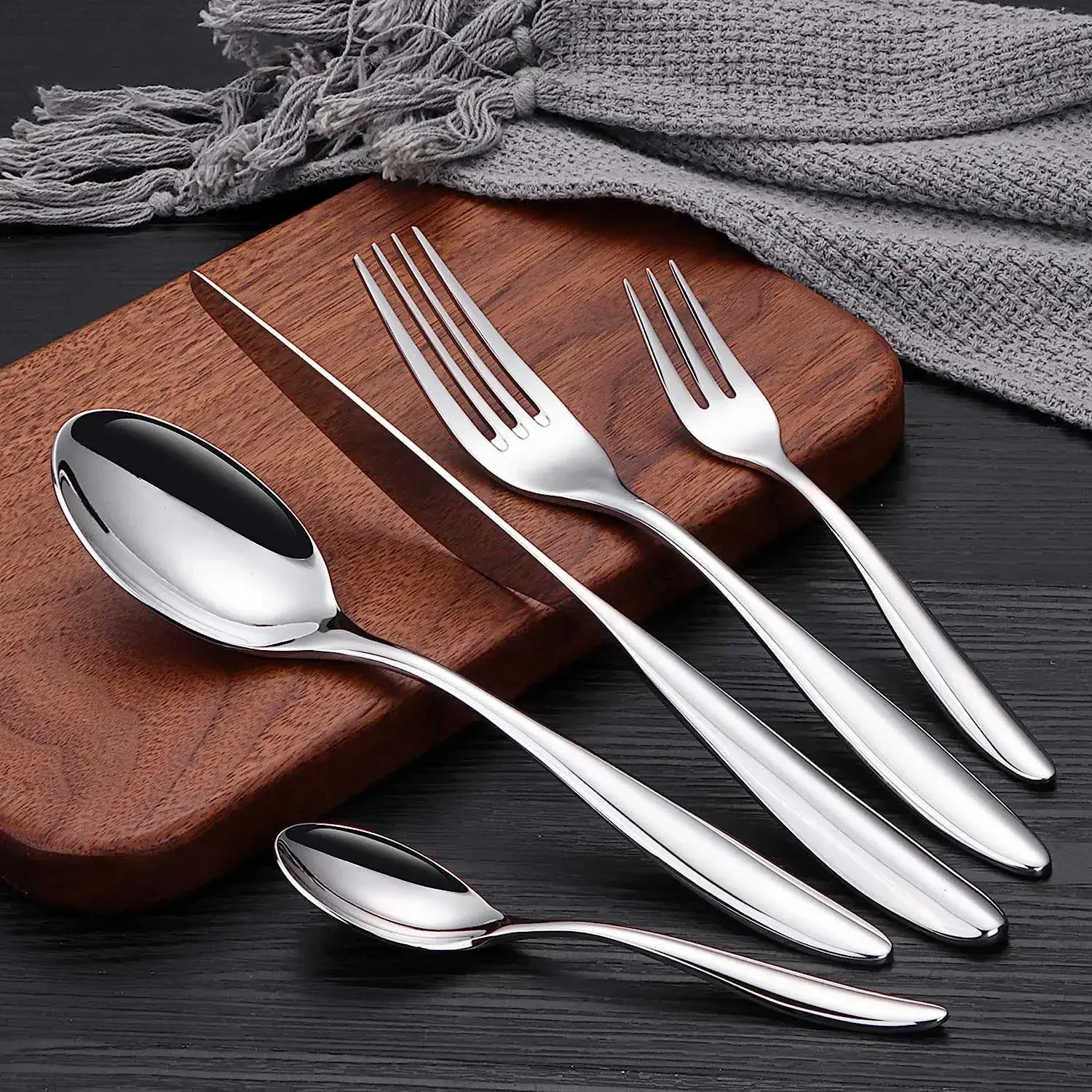 

Luxury Cutlery Set 20 PC. Spoons, Knives & Forks Flatware| Hammered 18/10 Stainless Steel Tableware. Mirror Finish Steak Knife