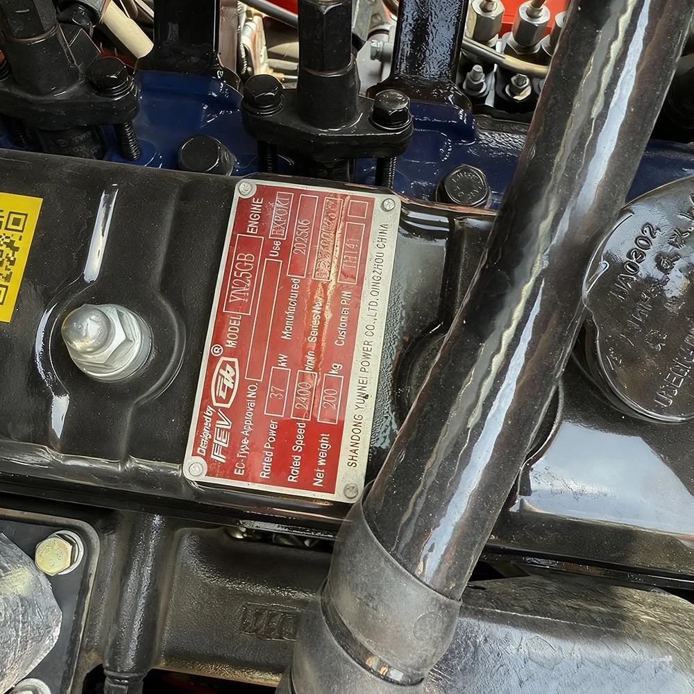 Offre spéciale W810 chargeur Compact Euro 5 CE moteur Kubota utilisation agricole Mini chargeuse sur pneus 4x4 chargeur Diesel articulé personnalisé