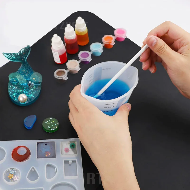 1pc Creative Simple 500ml /250ml Large Reusable Silicone Measuring Mixing Cups Casting Mold DIY Craft Supplies