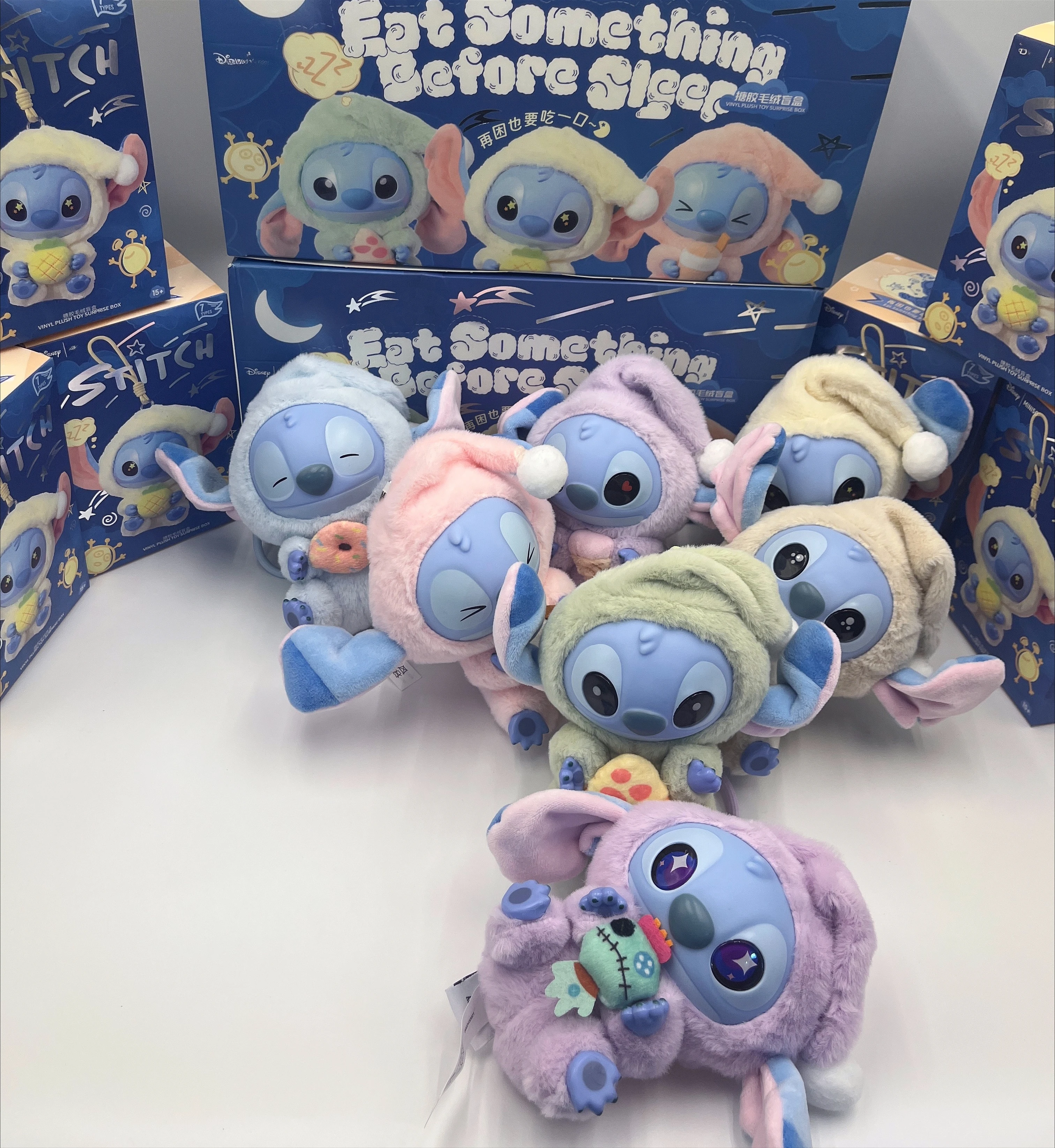 Disney Cartoon Stitch Dolls Anime Blind Box Speelgoed Lilo & Stitch Eet iets vóór de slaap Serie Speelgoed Kinderen Verjaardagscadeau