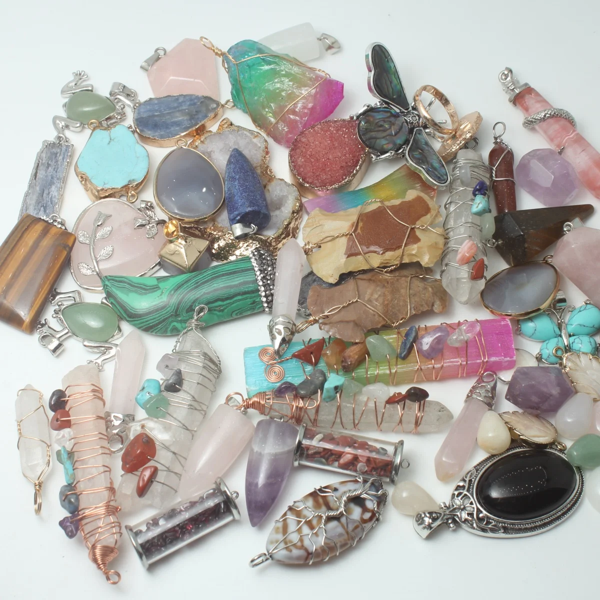 semi-precious stones, crystals, agate, hexagonal columns, pendants, beads, miscellaneous pieces, random styles, clearance models