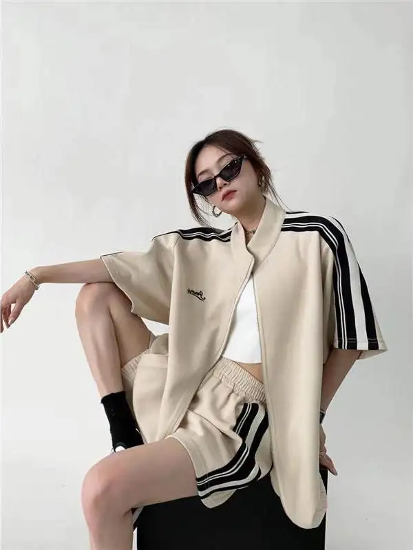 

American Retro Sportswear Set Women Summer Loose Casual Fashionable Short Sleeve Shorts Two Piece Set Trendy Zipper Closure