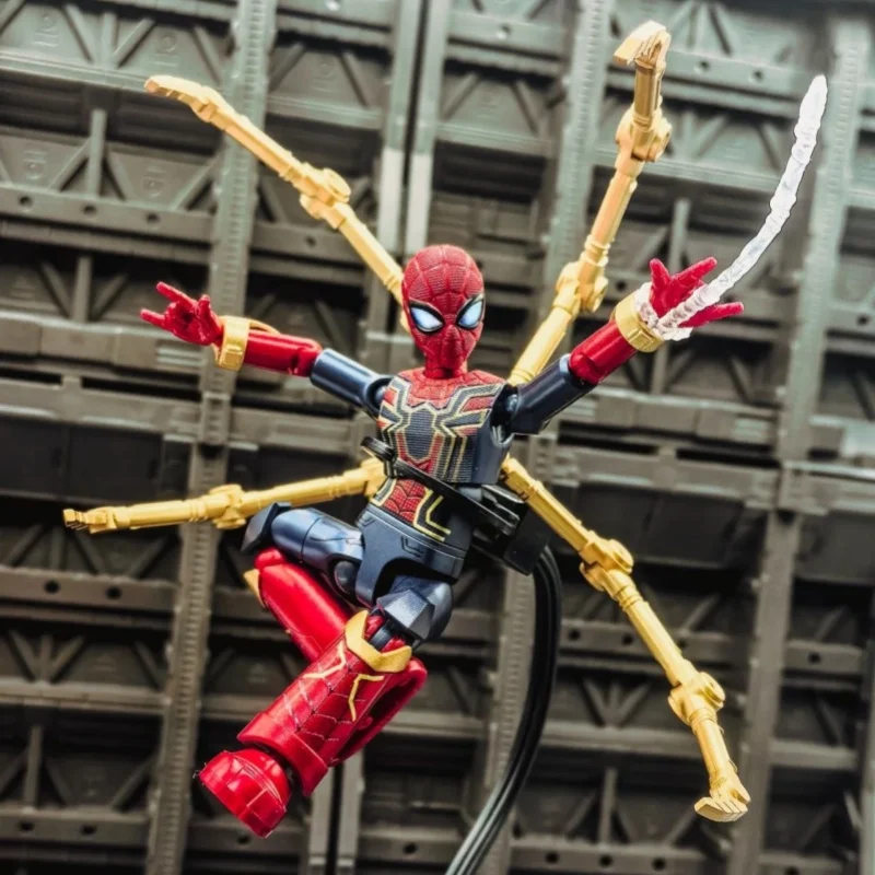 

Лидер продаж, набор игрушек в слепой коробке - Blokees Spider Man & Iron Man, сборка коллекционных моделей, украшения, высокое качество, модные подарки