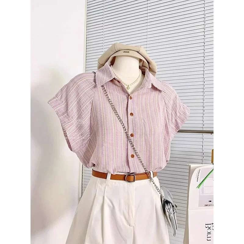 

Fashionable Women's Summer 2026 Pink Vertical Striped Neck Shirt Casual Shorts Set Slimming Design Casual Outfit Set