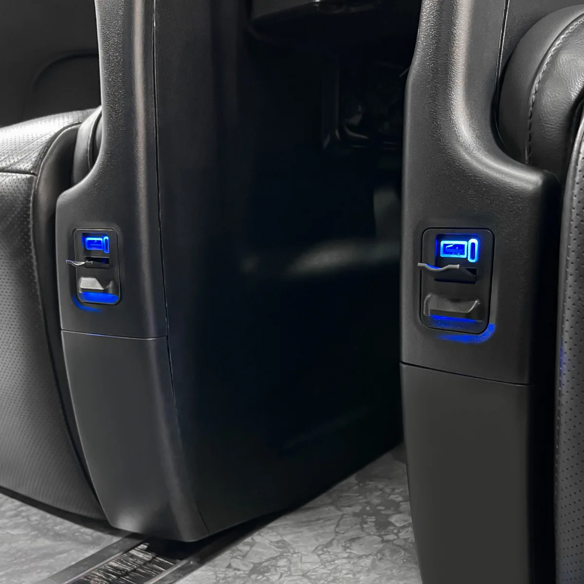 Car Rear Seat Charger Ambient Light USB+PD Armrest Box Charging Port Fast Charger for Toyota Alphard Vellfire 30 Series 15-22 view 3