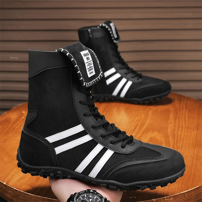 รองเท้ากีฬาลำลองสำหรับผู้ชาย รองเท้าบูทหุ้มข้อลำลองสำหรับผู้ชายที่ทันสมัยและสะดวกสบายสำหรับกิจกรรมกลางแจ้ง รองเท้าทำงาน