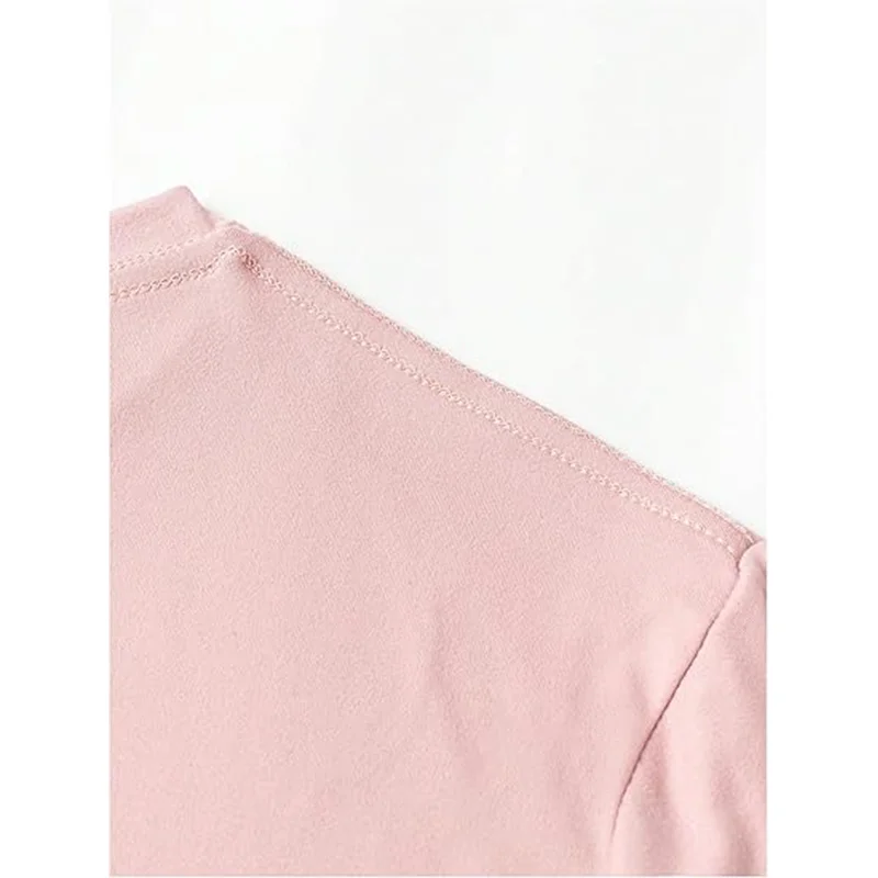 Camiseta gráfica vintage dos anos 90, camiseta com slogan colorido, estampa clássica, roupa casual macia, design de moda, diversão, y2k vibe