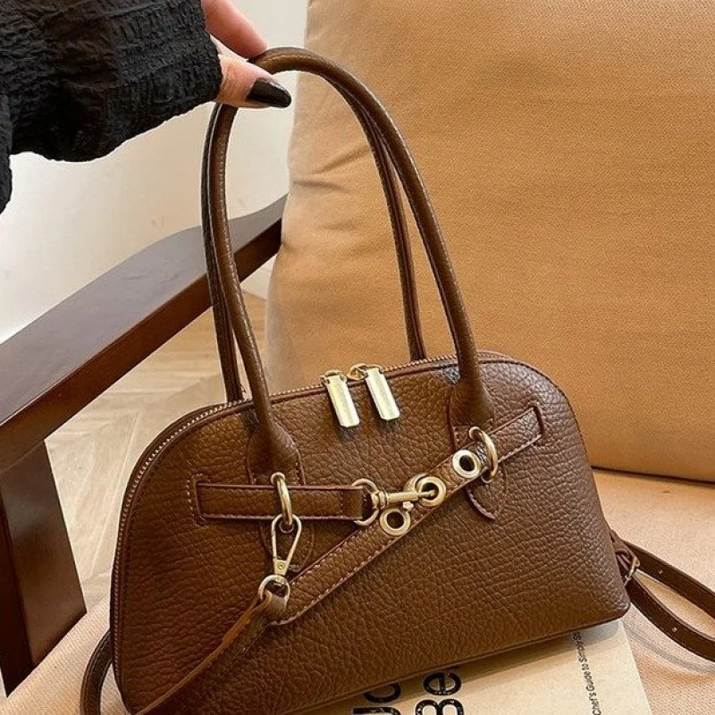 Fashionable Ladies Hand Bags Crafted From Premium Leather Featuring Casual Vintage And Paris Refined Style​