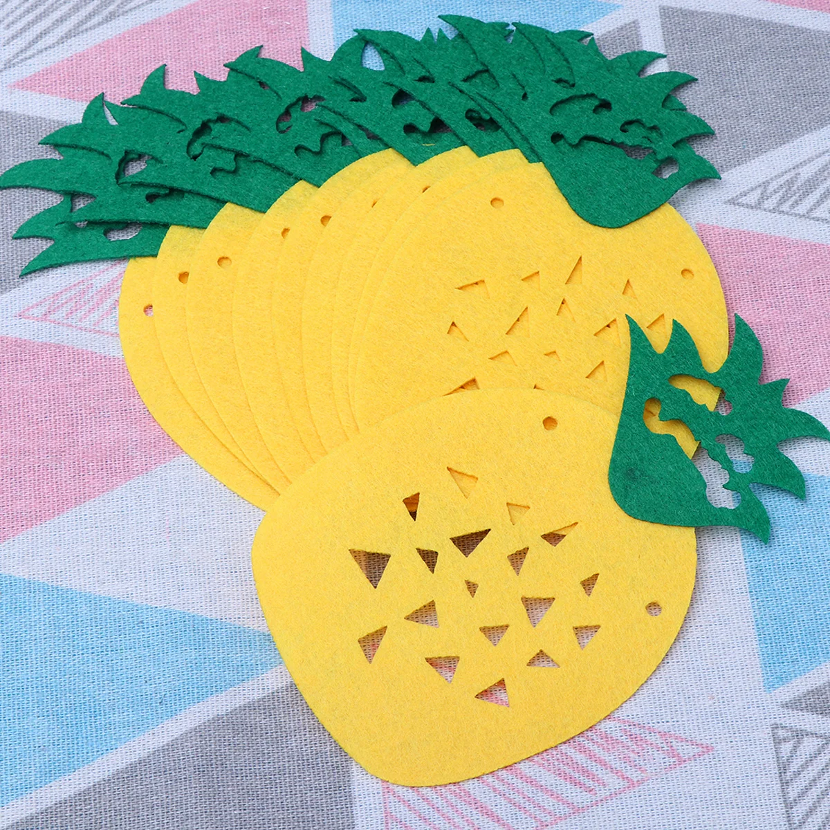 

Tropical Party Garland Pineapple Banner Bunting Hawaiian Style Natural Jungle Atmosphere Summer Beach Garden Decor Fashion