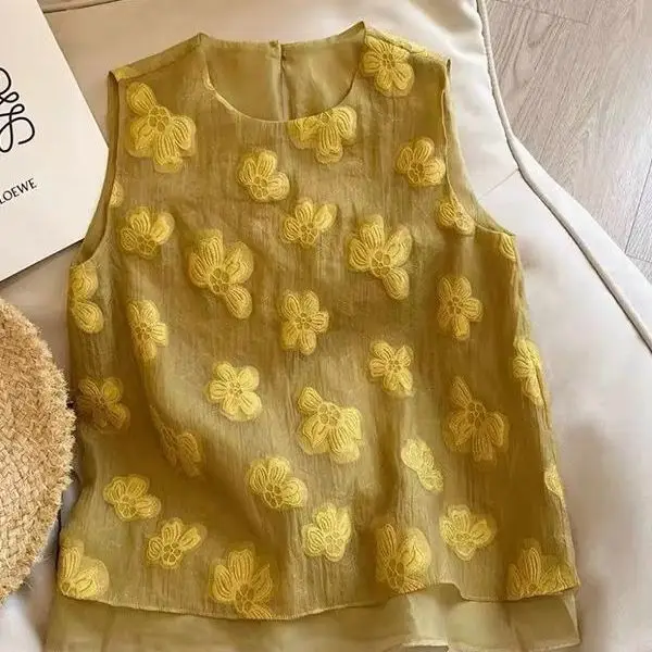 

Flower Embroidered Fake Two Piece Sleeveless Shirt For Women 2025 Summer New Fashion Style Loose And Versatile Top