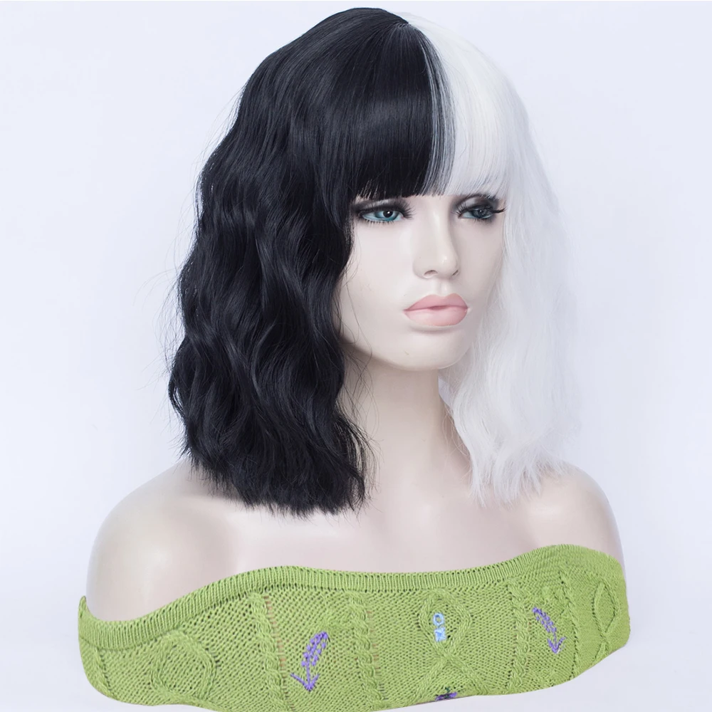 الاصطناعية قصيرة متموجة نصف أبيض نصف أسود الباروكات مع الانفجارات للنساء تأثيري لوليتا أنيمي مقاومة للحرارة شعر مستعار