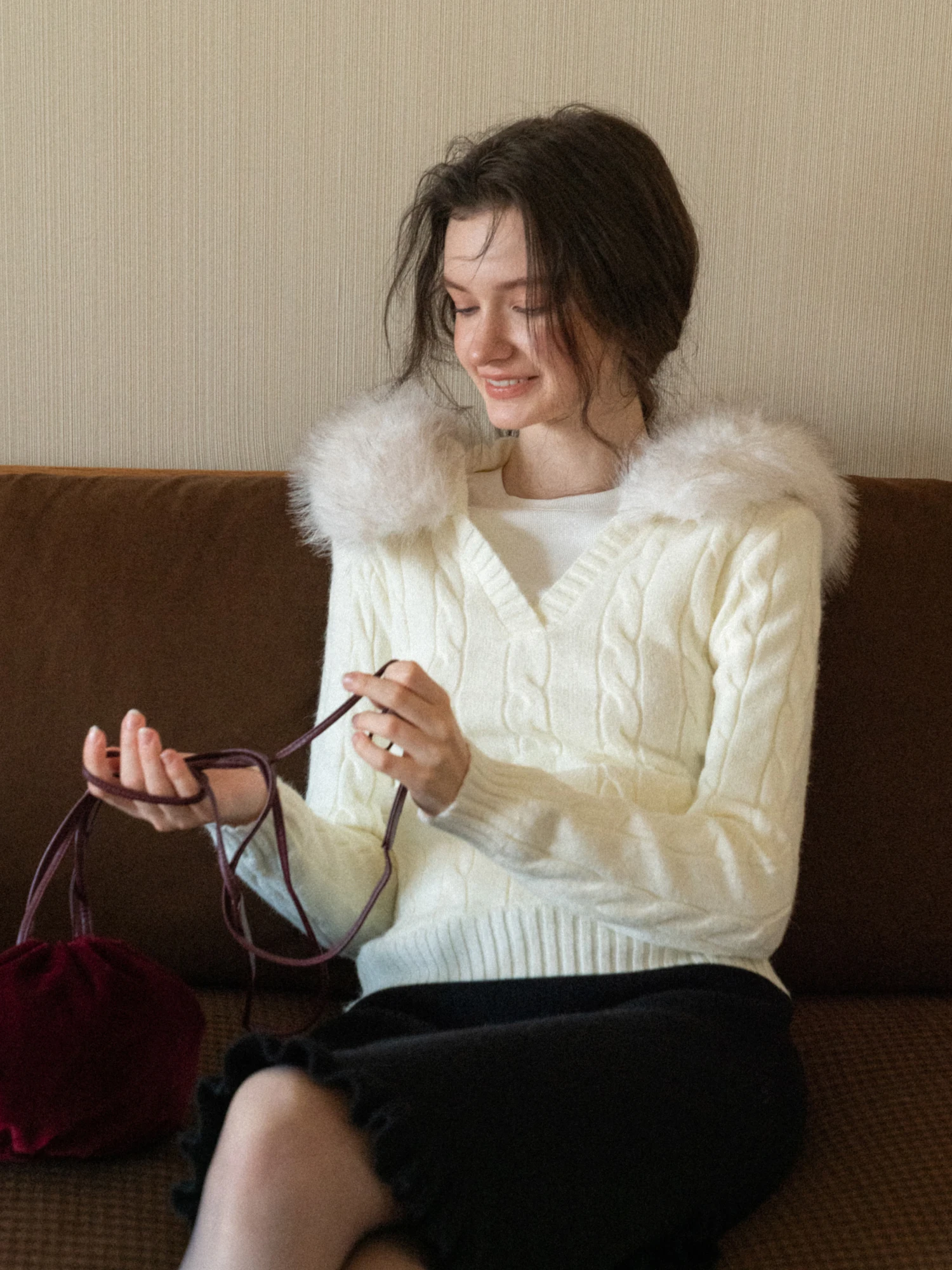 

EGGKA Women's Knitted V-Ne Hoodie Slim Fit Casual Long Sve Thermal Top Faionable Autumn Winter Faion