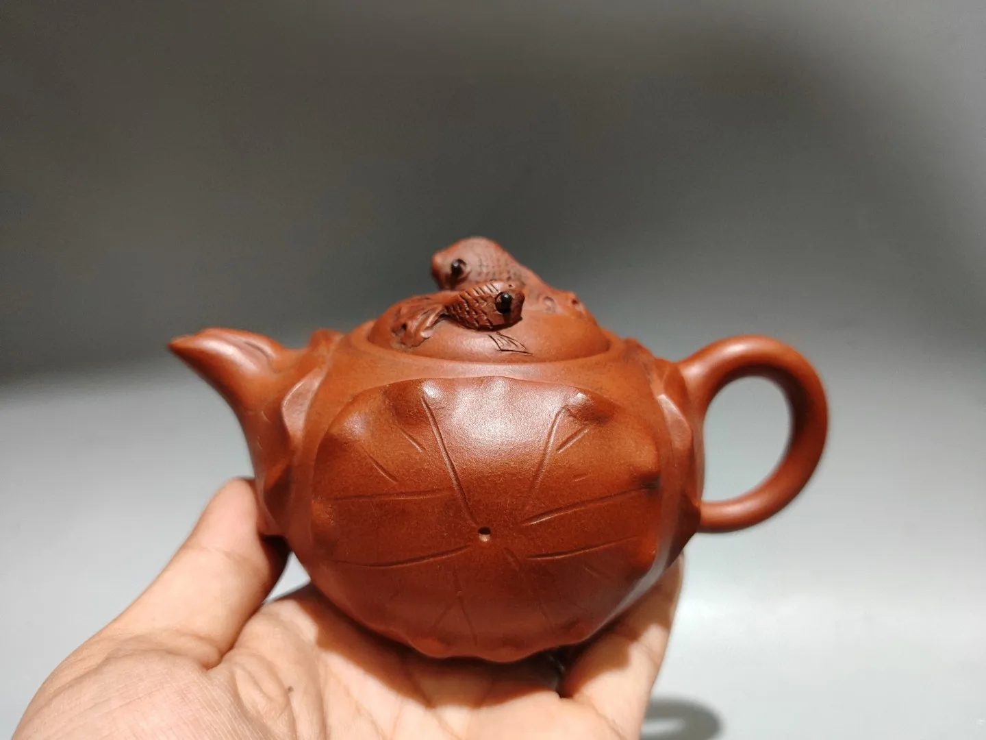 Yixing Purple Clay Teapot May there be surpluses every year Fish statue cover Lotus wrapped teapot kettle teapot wine jug Amass