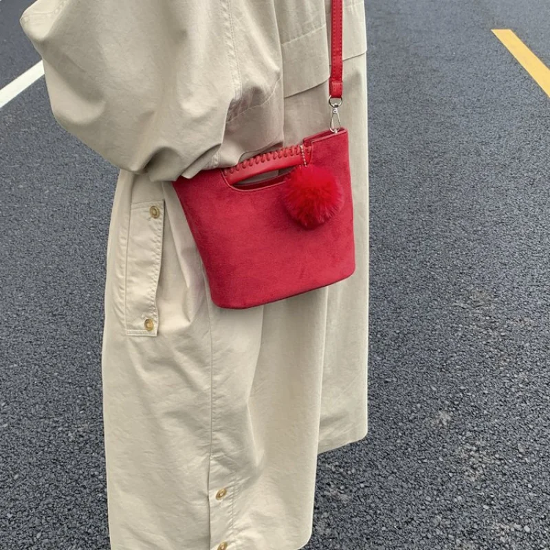 

Women's Trendy Leather Crossbody Bag Featuring Paris Designer Style And Detachable Pouch Perfect For Daily Use​