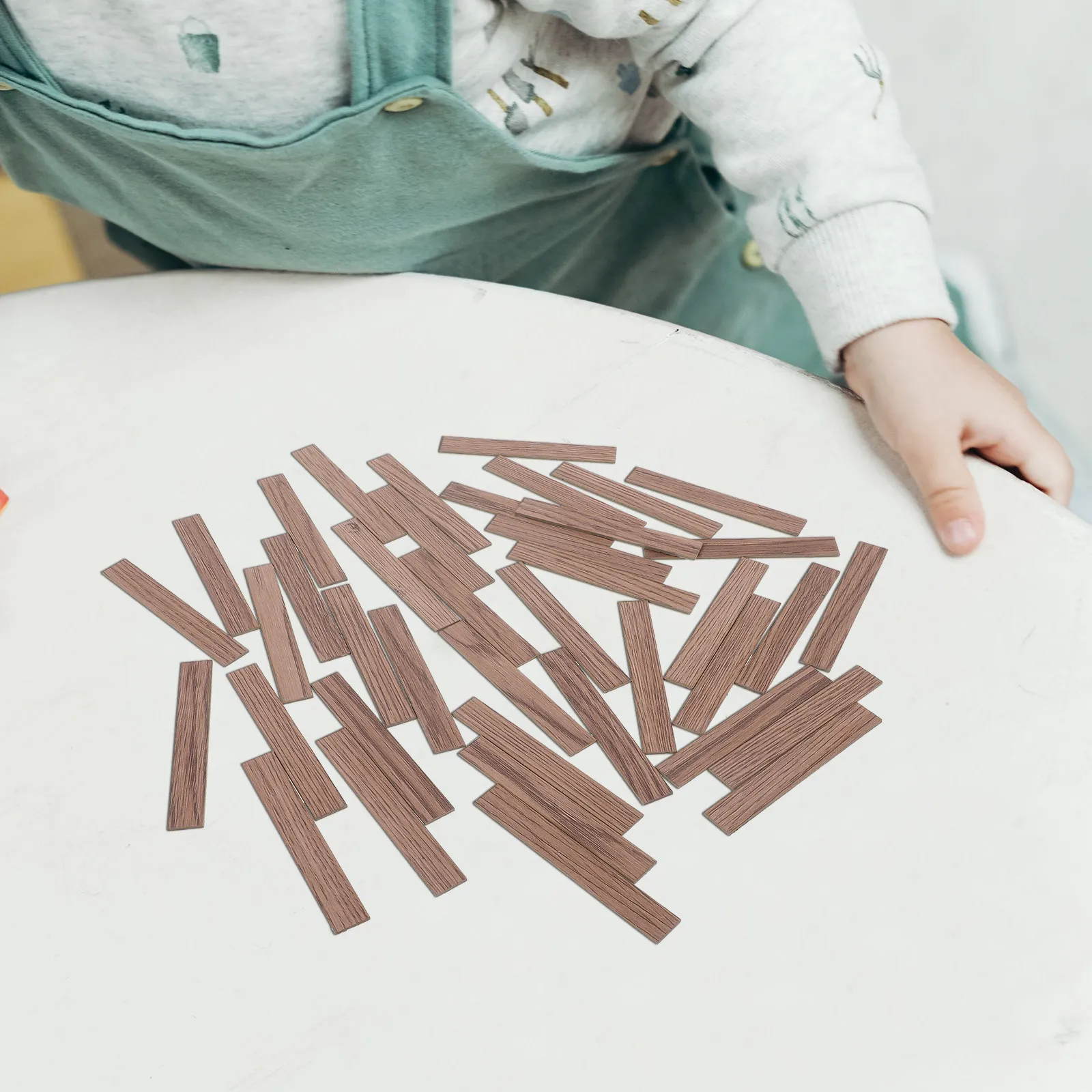 

40Pcs Mini Flooring PVC Mini House Floorboards Imitation Wood Grain for Dollhouse Hall Bedroom Kitchen Study Miniature Floor