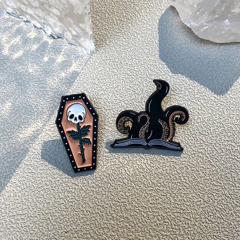 4-6pcs/set Enamel Pins Custom Ghost Spooky Boo Frog Bad Witch Club Punk Goth Brooches Lapel Badges Jewelry Gift for Friends