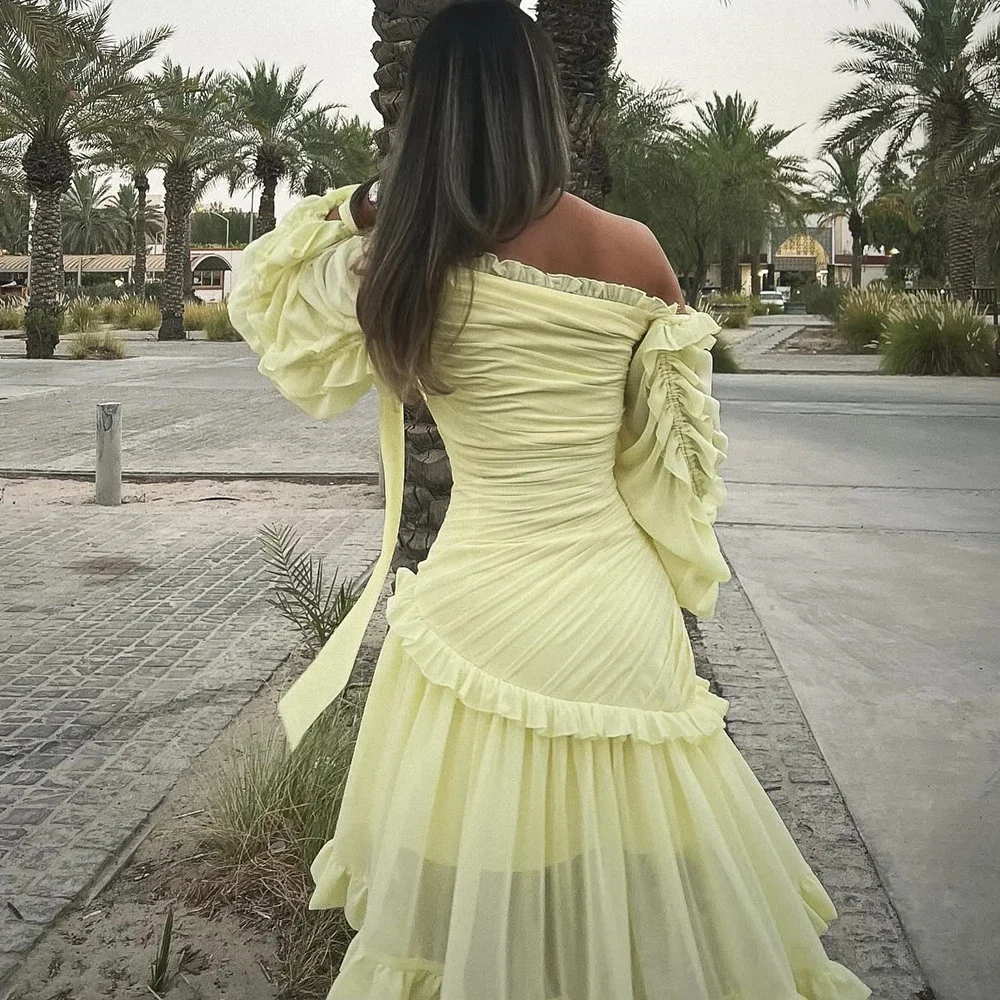 تخصيص أزياء الشيفون ألف خط قبالة الكتف الكشكشة مساء اللباس حساسة طويلة الأكمام قارب الرقبة فساتين لحضور الحفلات الموسيقية