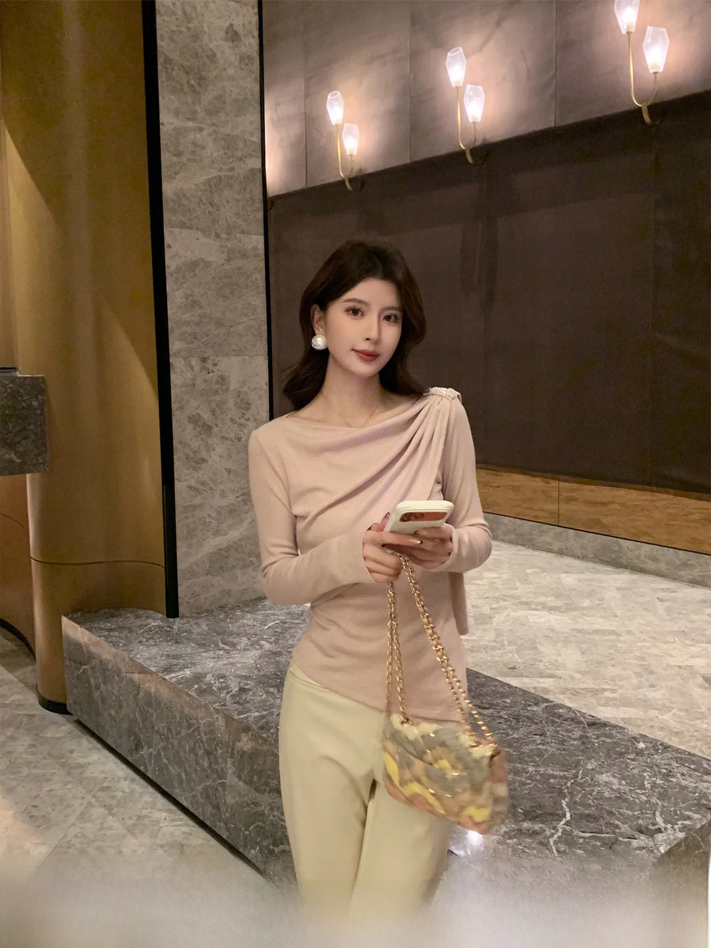 

Kun Total【Sandalwood】Pink Knitted Base irt Women's Spring Waist-Cinching Slimming Inner Wear Top New Sle Casual Faion