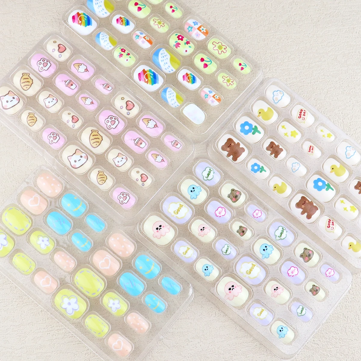 120Pcs/Set Cute Macaron Kids Nails Press On False Nail Art Tips Pre-glue Short Full Cover Fake Nails for Little Girl Toys