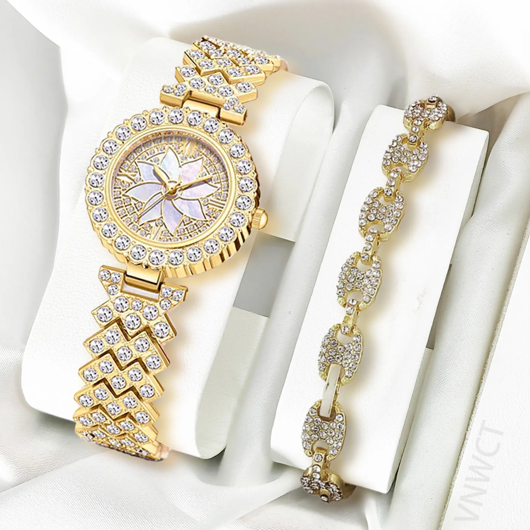 패션 여성 팔찌 시계 간단한 럭셔리 골드 작은 다이얼 라인 석 쿼츠 시계 여성 우아한 드레스 Ladie 손목 시계 시계