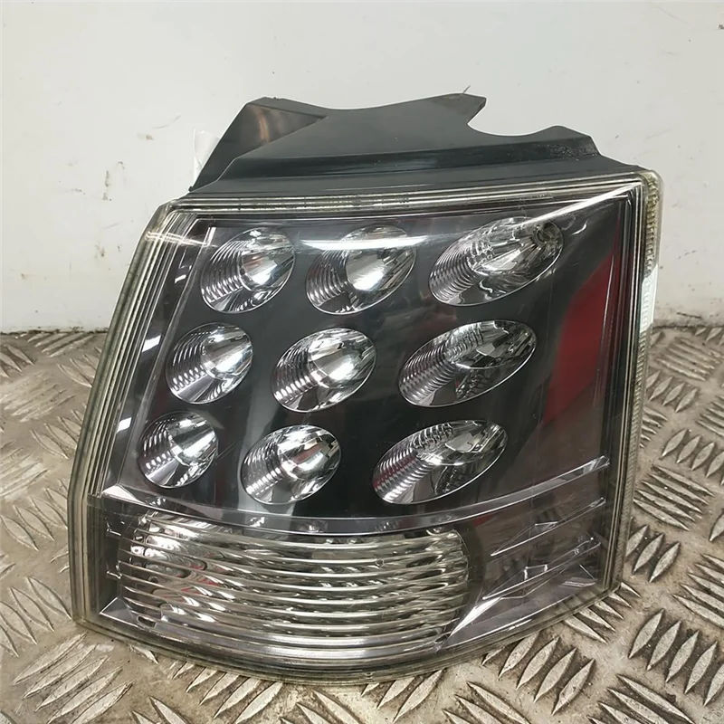 Car Rear Outer Tail Light(Right)for Mitsubishi Outlander 2006-2012 Brake Light Turn Signal 8330A380