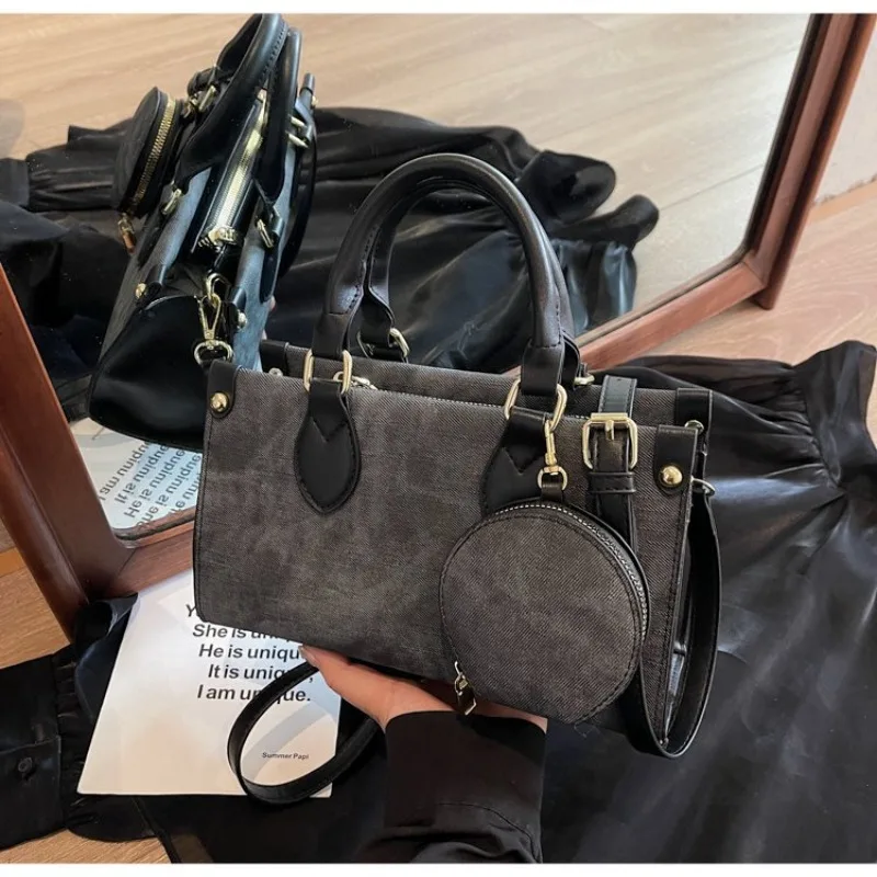 

High-End Minimalist Unique Tote Bag For Fashionable Women With Solid Color Leather And Perfect For Business