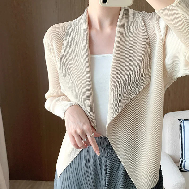 

Women Pleated Cardigan Tops 2024 Loose Jackets Spring Autumn Texture Coats All-match High-end Short Style Clothing Large Lapel