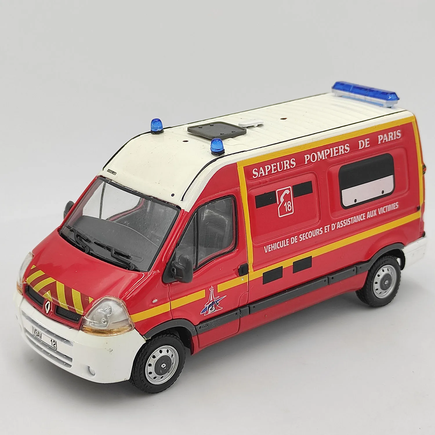 

Diecast 1:43 Scale Renault Van Rescue Vehicle Toy Alloy Car Model Collectible Toy Gift Souvenir Display Ornament